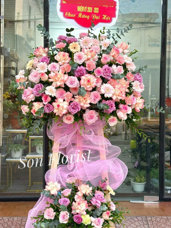 Hoa khai trương K18